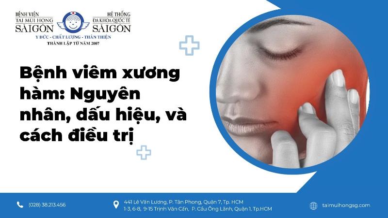 Hinh anh mot nguoi dang nhe nhang mo mieng con cho de kiem tra co bi mac xuong khong